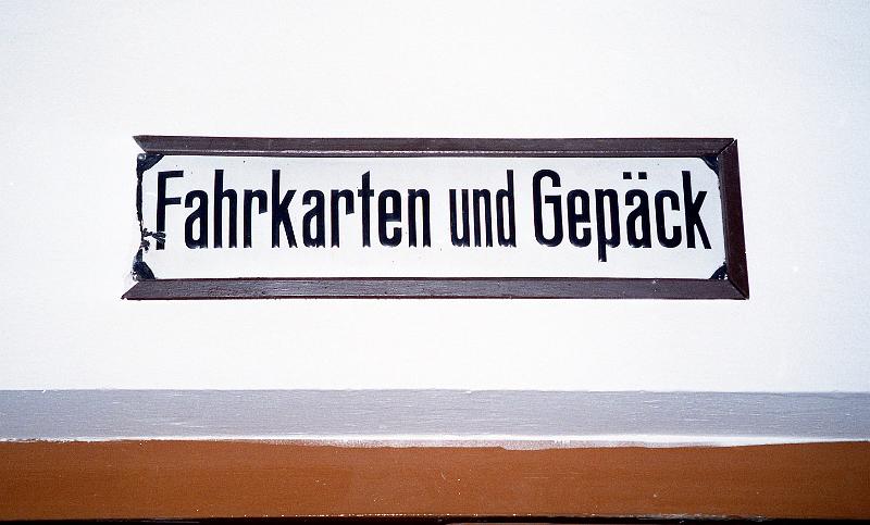 Wolkenstein, Bahnhof, 4.5.1999.jpg